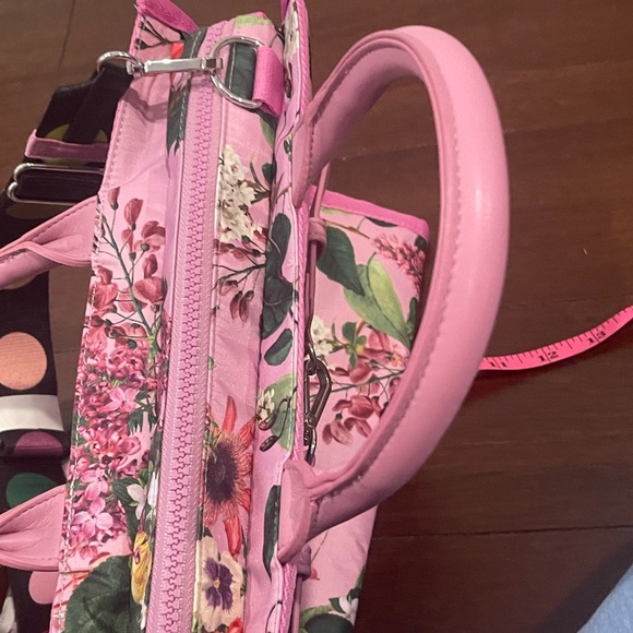 Elegant Floral Pink Shoulder Bag - Picture 12 of 13